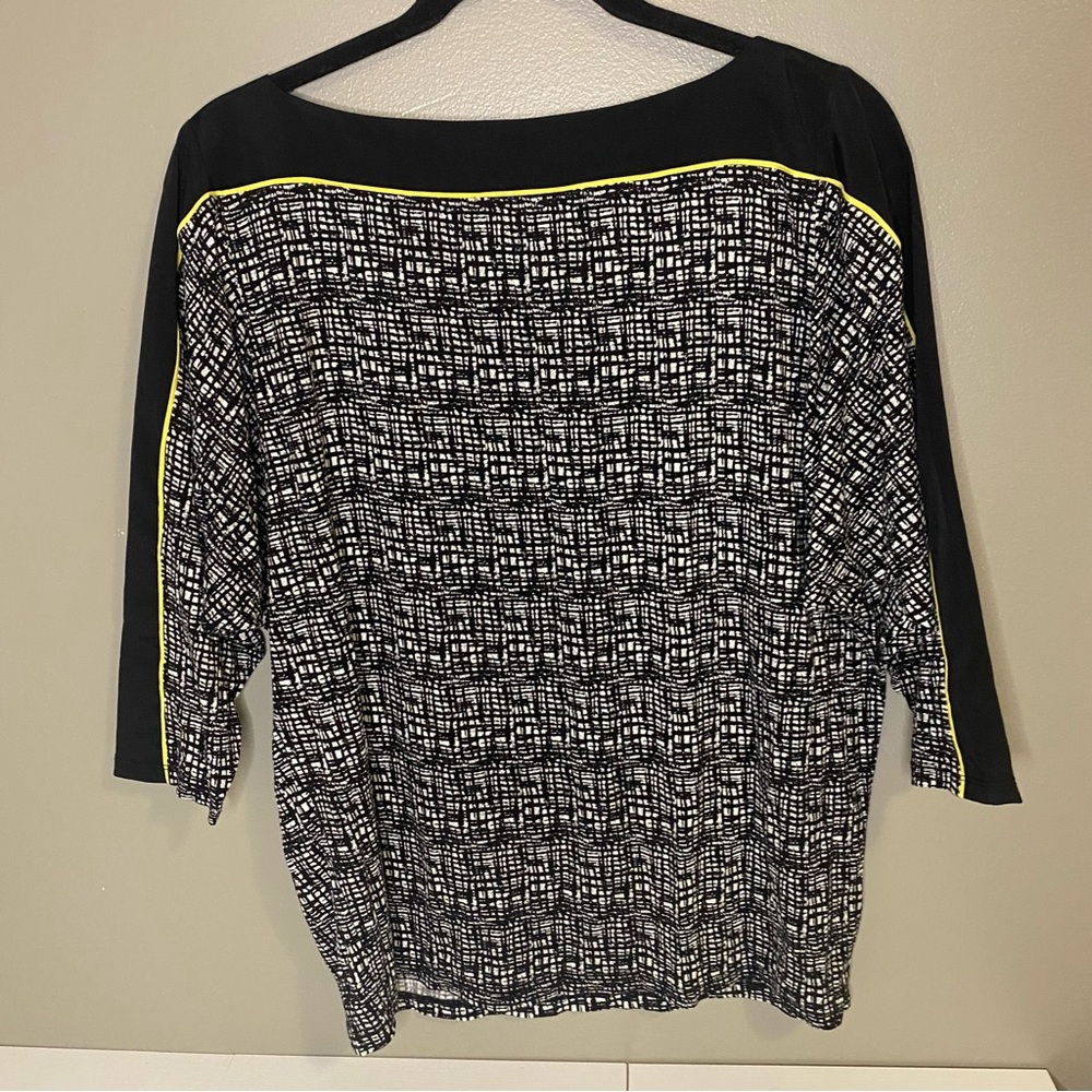 Ann Taylor Black and White Printed Blouse with Neon Yellow Trim Size Medium